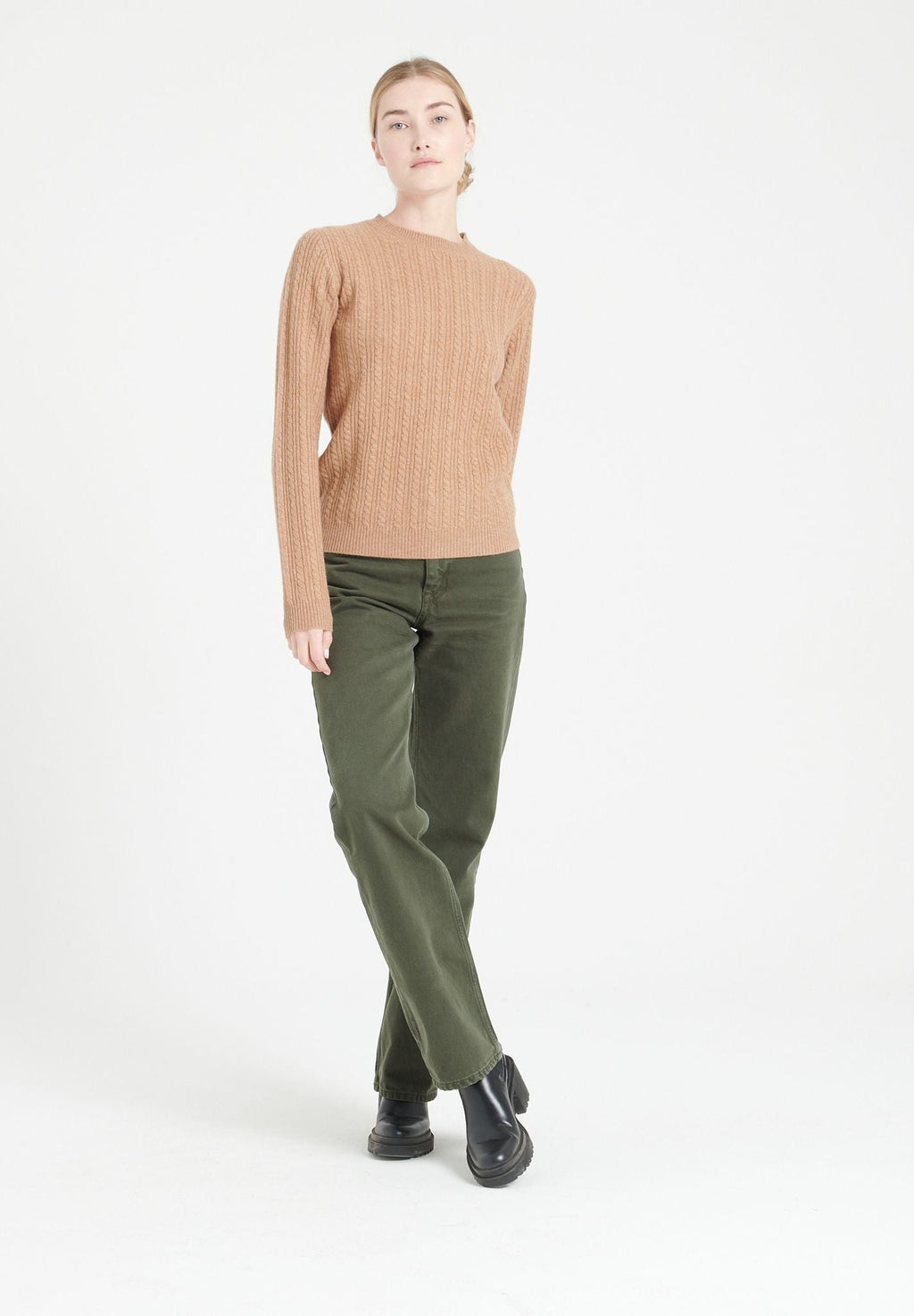 LILLY 29 4-thread cashmere cable-knit round-neck sweater camel