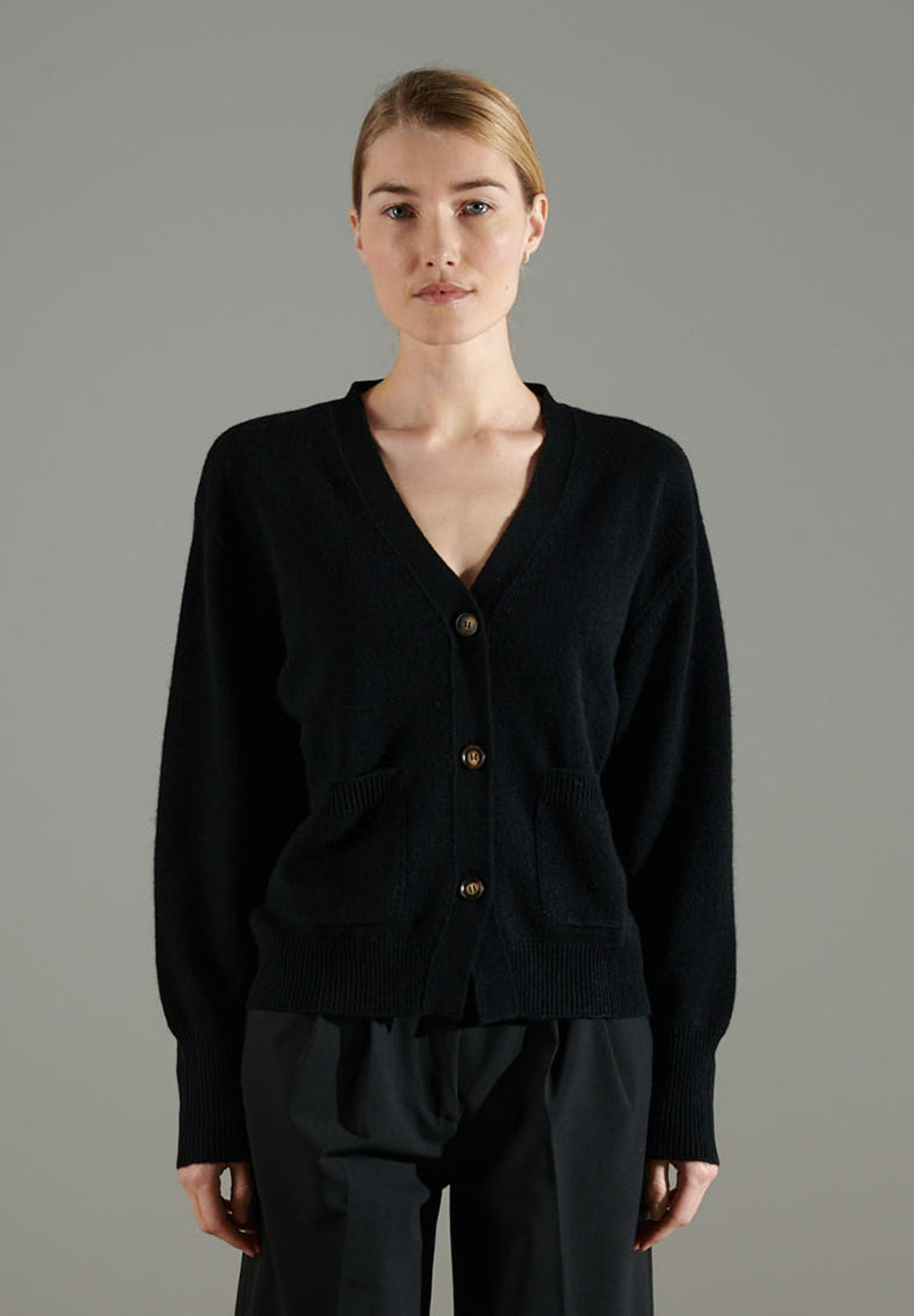 NAMI 1 Black cashmere 4-thread V-neck button-down cardigan