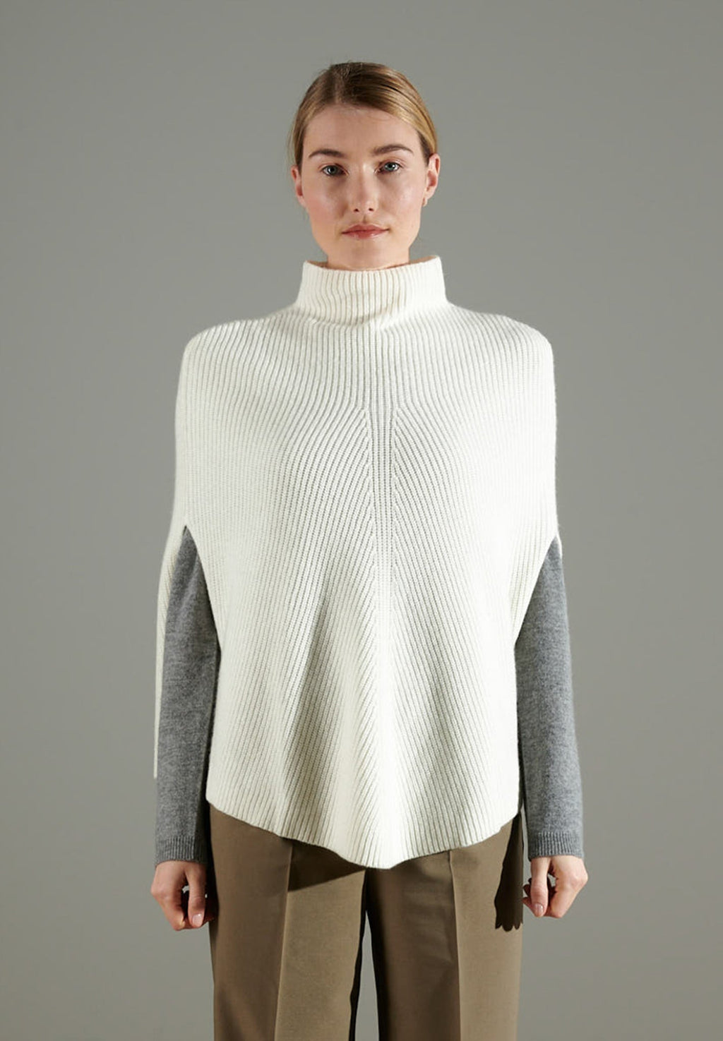 NAMI 10 4-thread cashmere stand-up collar poncho in ecru white