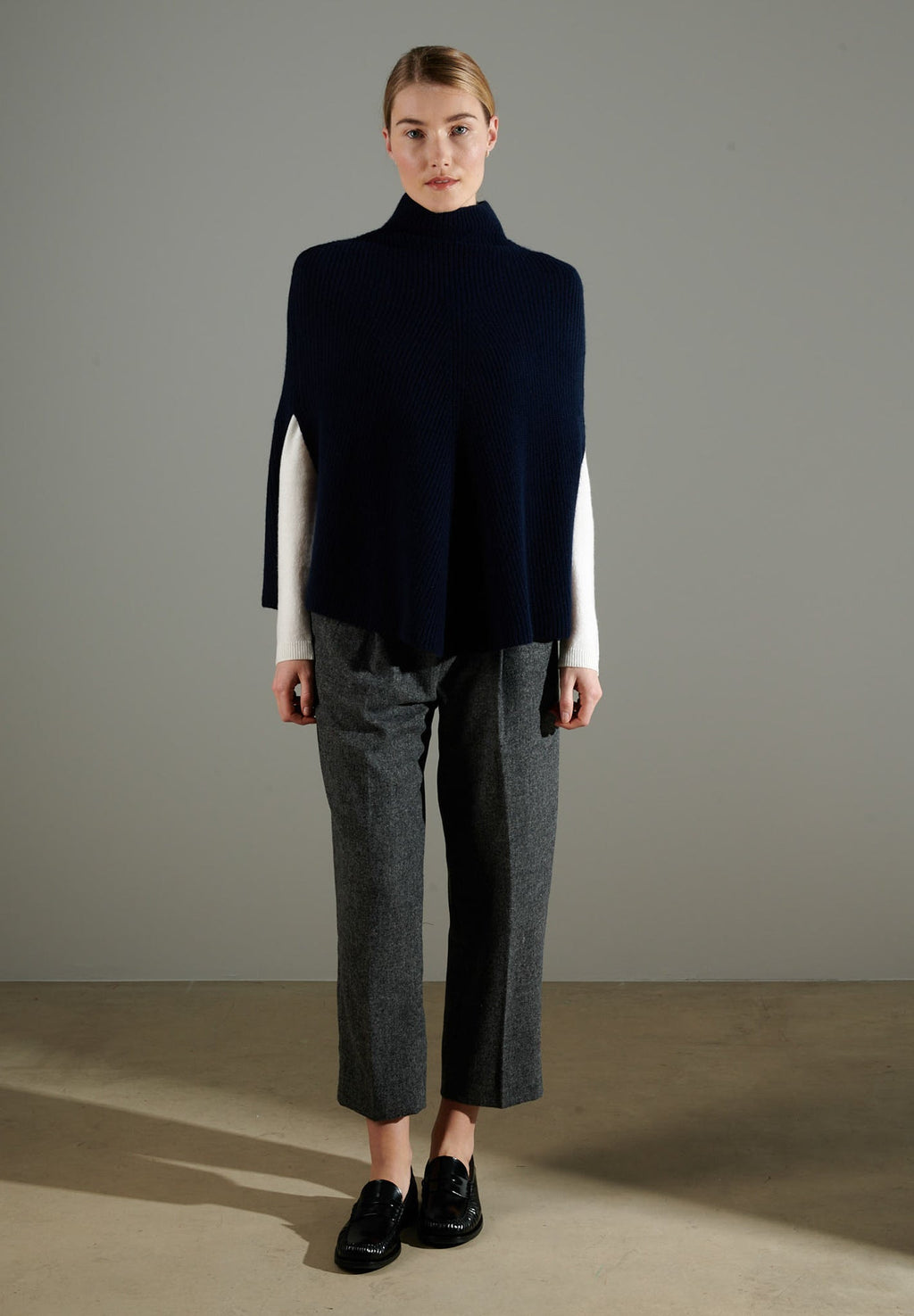 NAMI 10 4-thread cashmere stand-up collar poncho navy blue