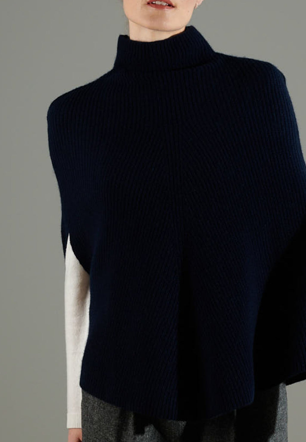 NAMI 10 4-thread cashmere stand-up collar poncho navy blue