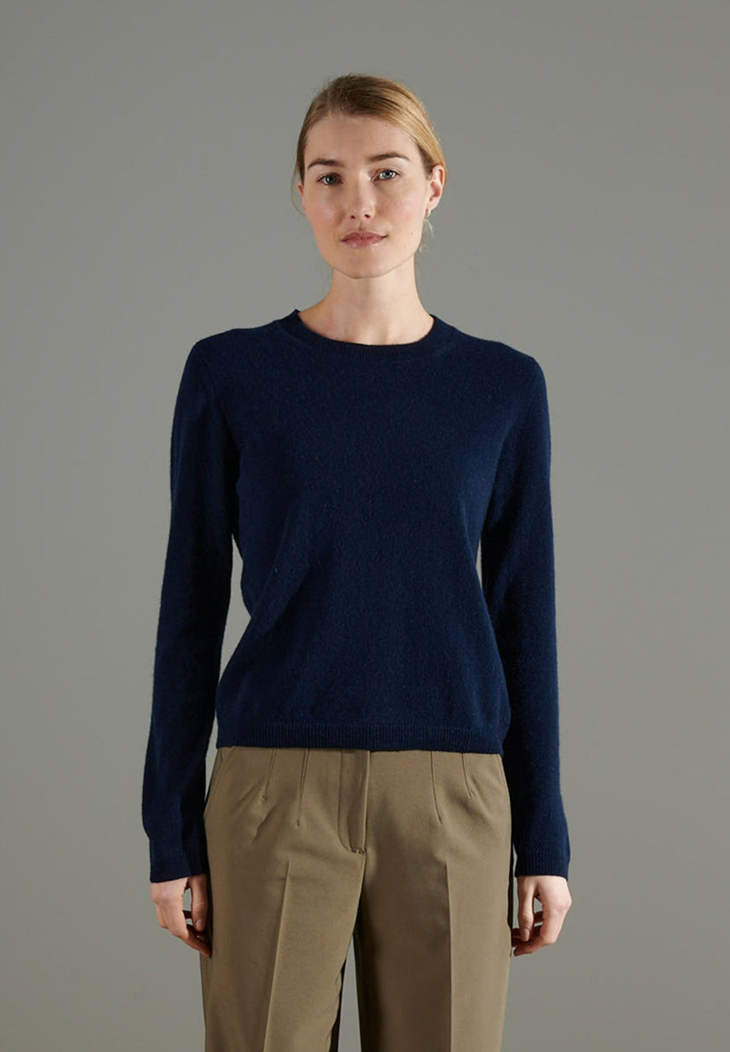 NAMI 4 Round-neck cashmere sweater navy blue