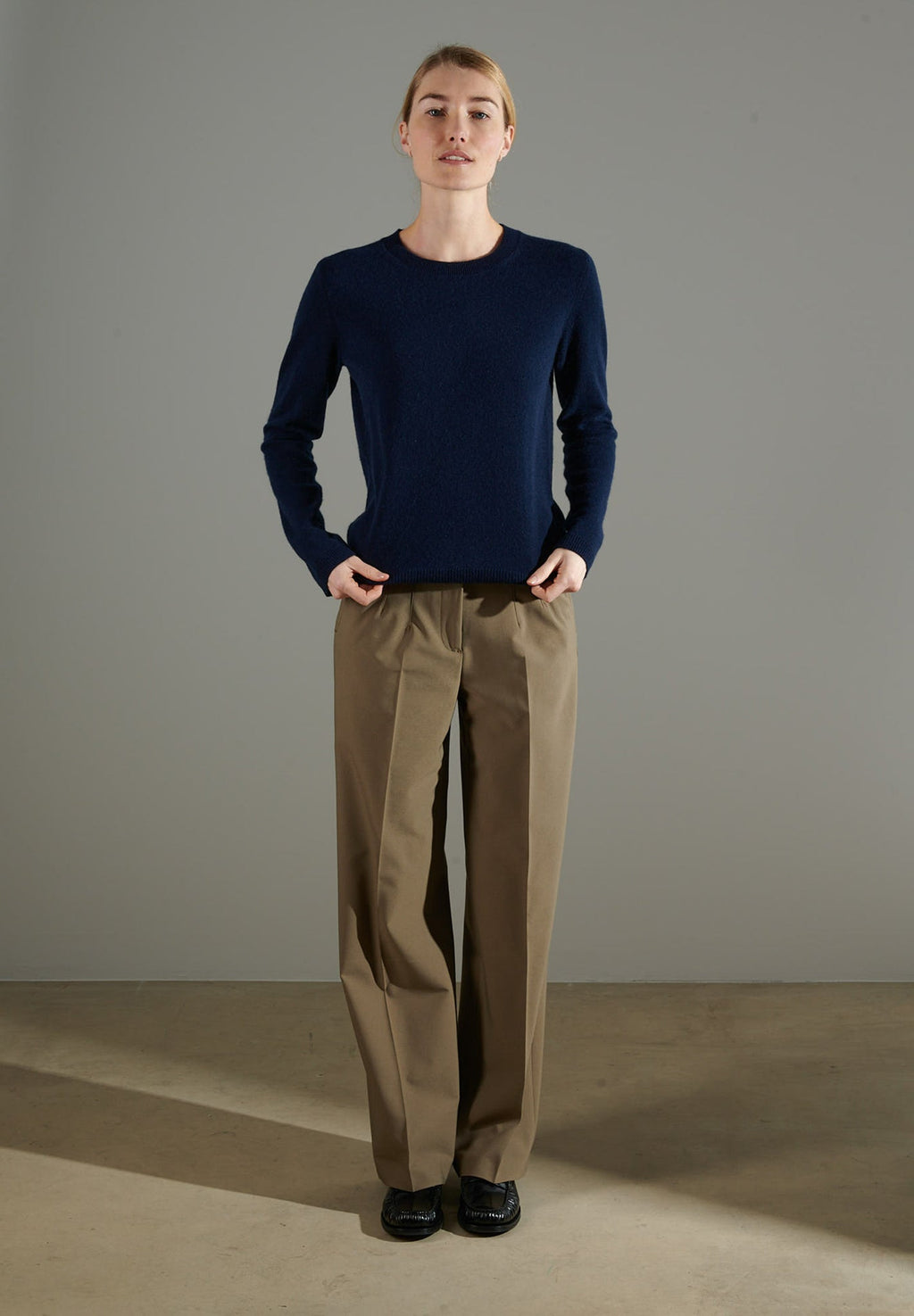 NAMI 4 Round-neck cashmere sweater navy blue