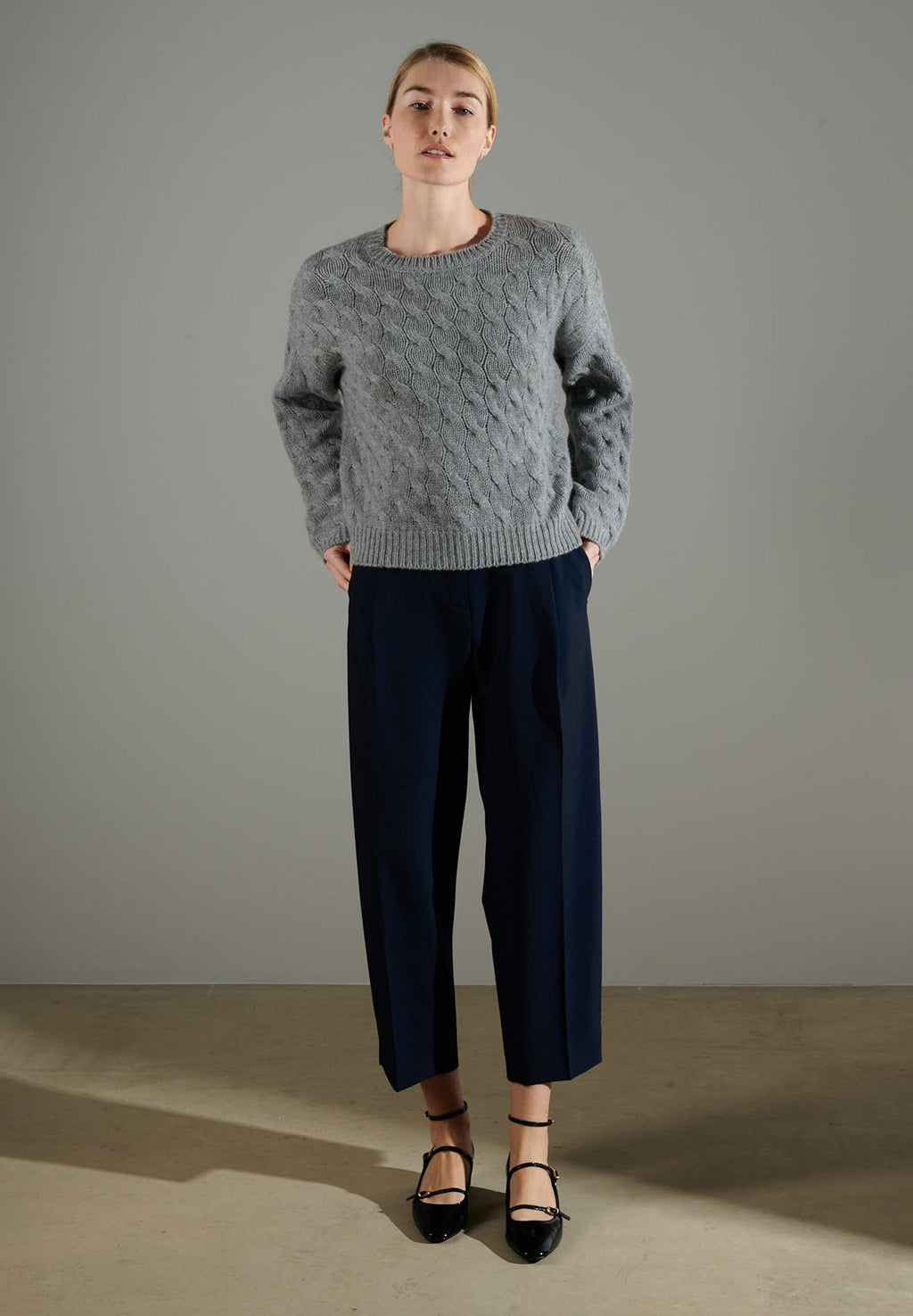 NAMI 5 10-thread cashmere twisted round-neck sweater light grey