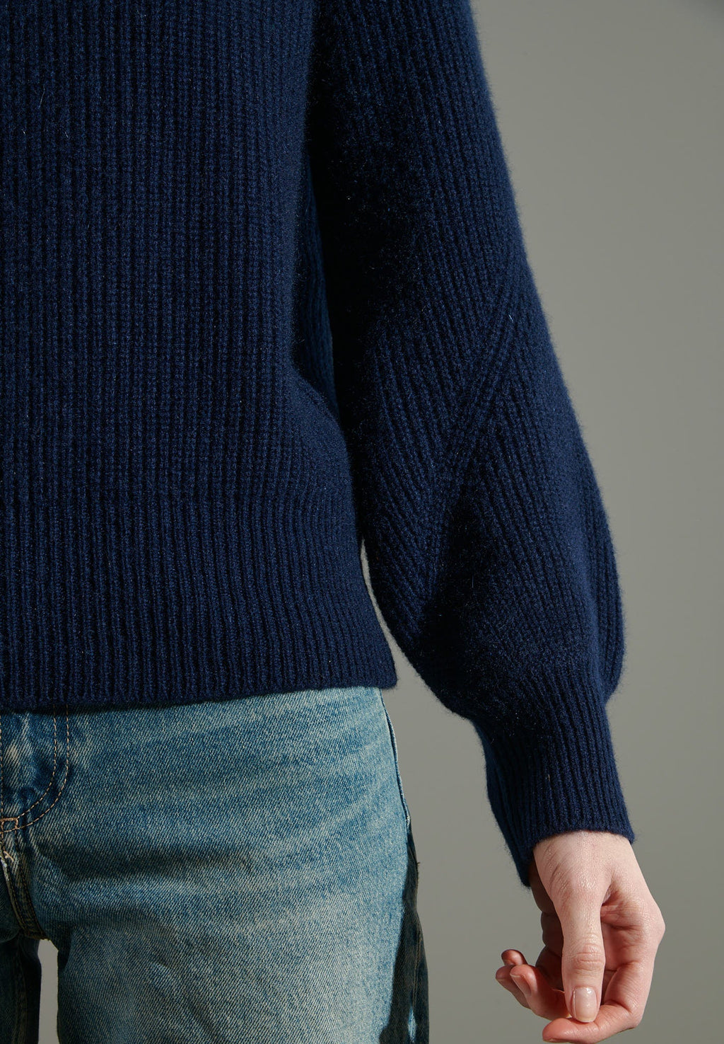 NAMI 6 Navy blue cashmere 4-thread cashmere sweater with round neck and raglan sleeves