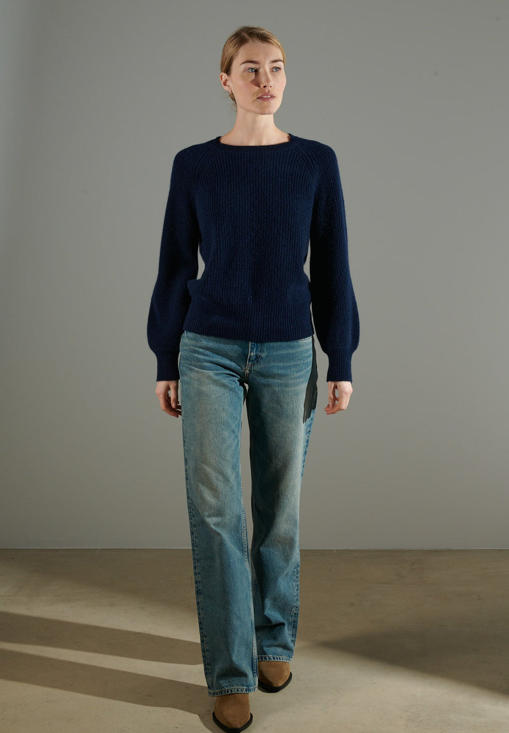 NAMI 6 Navy blue cashmere 4-thread cashmere sweater with round neck and raglan sleeves