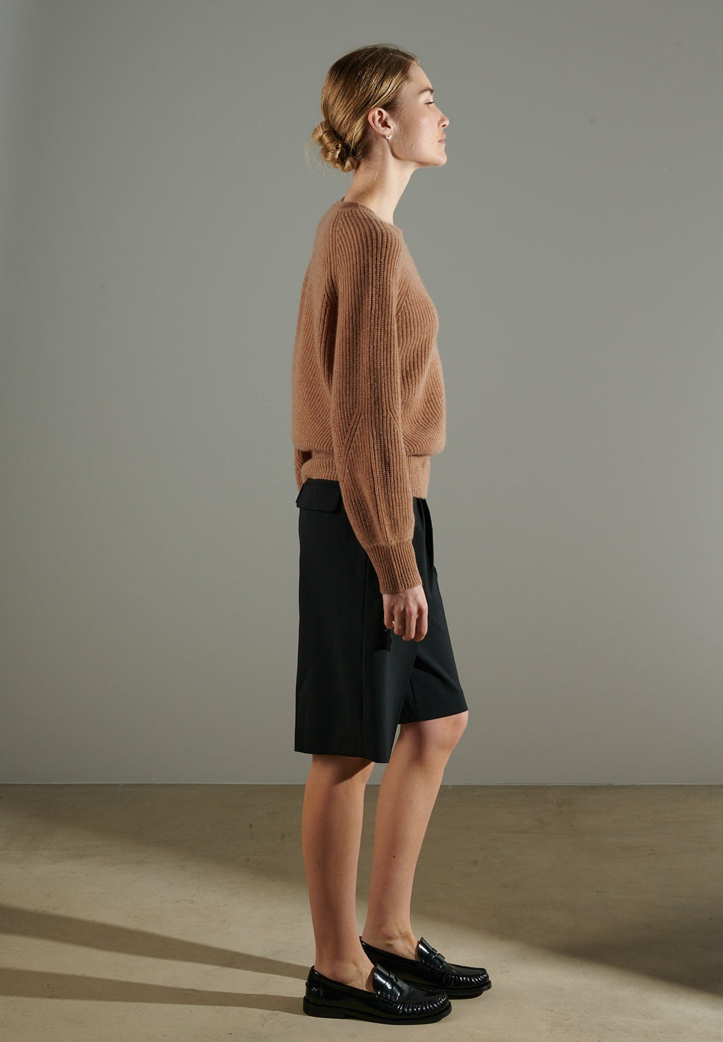 NAMI 6 Camel cashmere 4-thread cashmere sweater with round neck and raglan sleeves