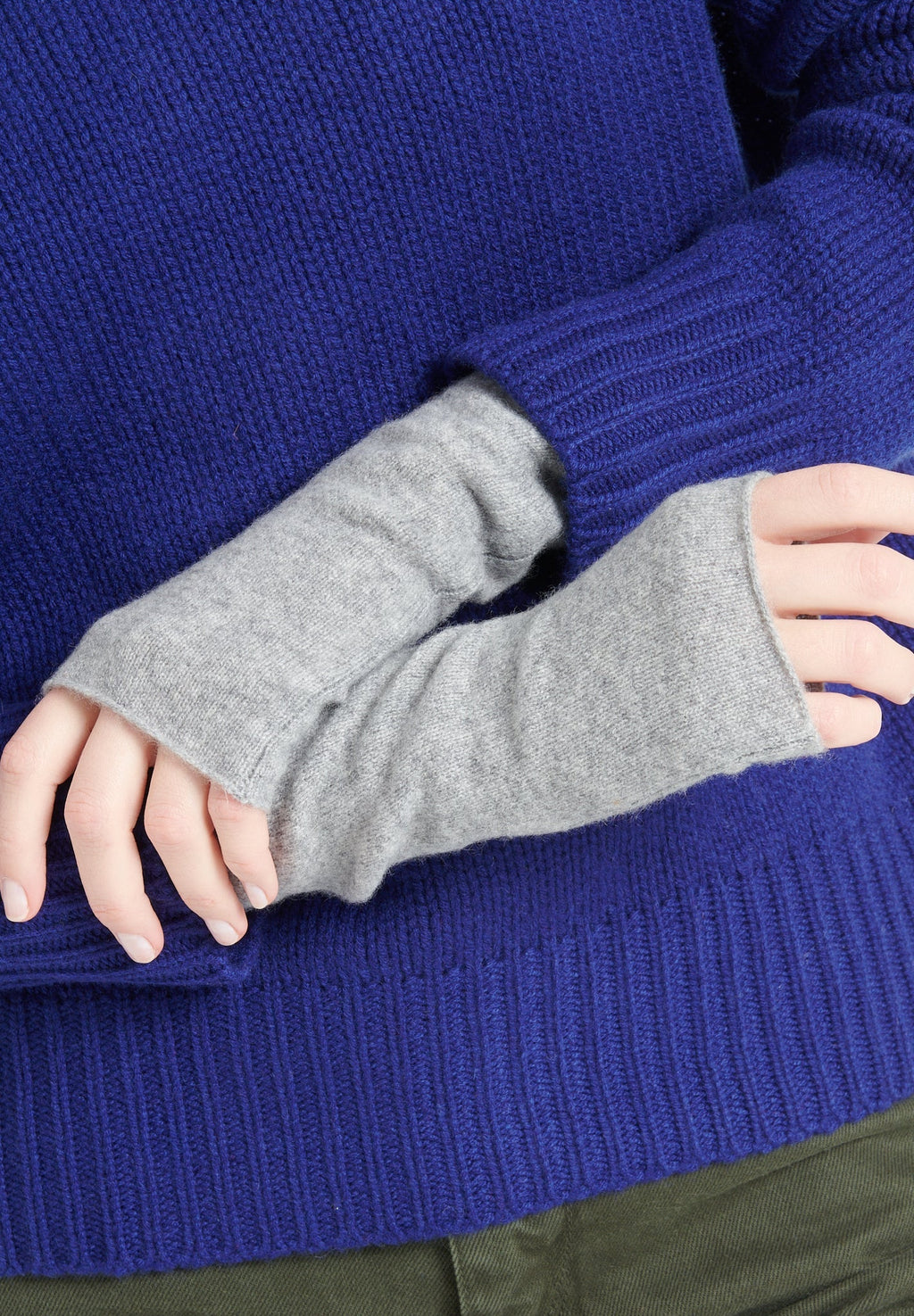 Light grey cashmere mittens