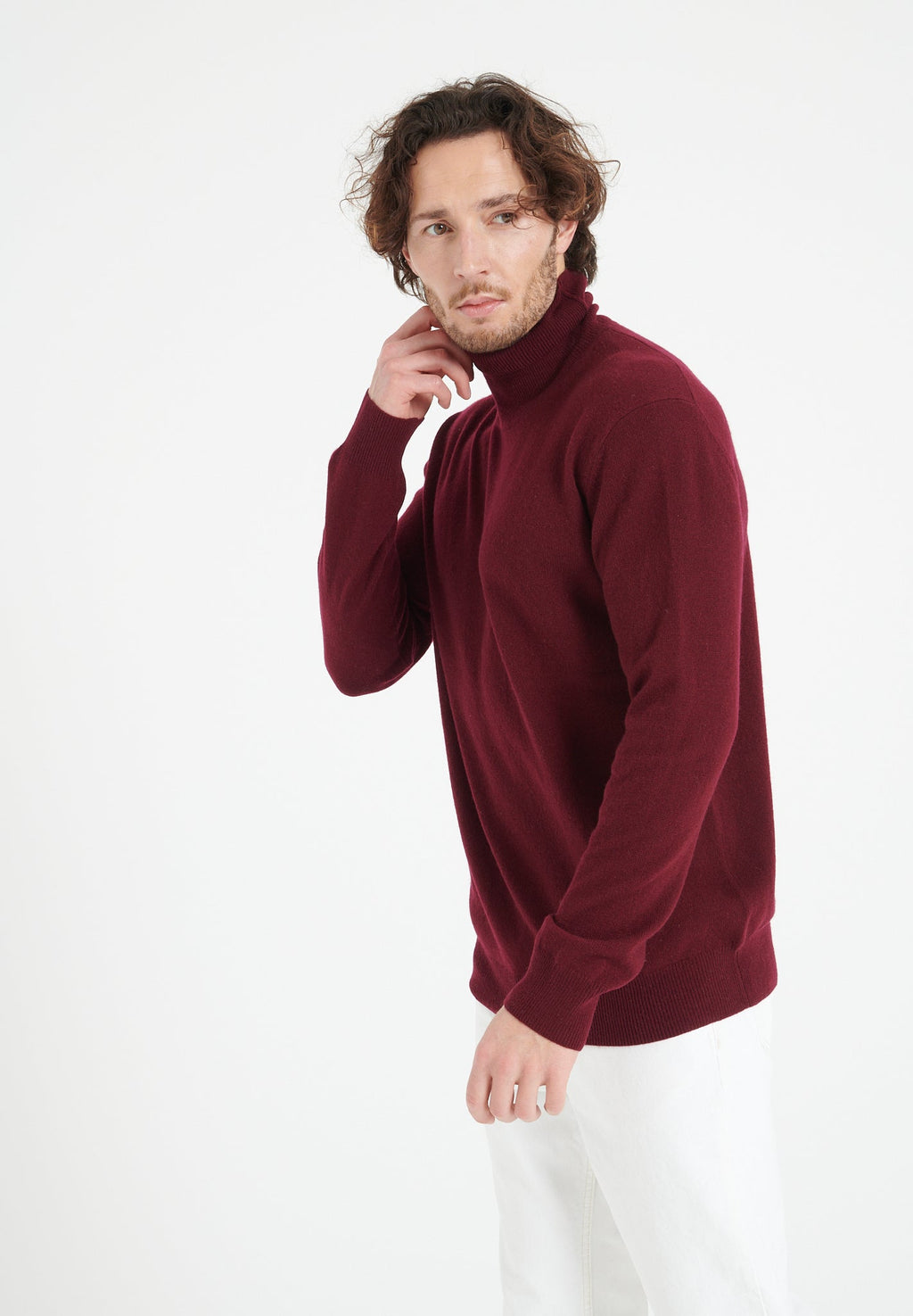 LUKE 3 Cashmere turtleneck sweater in burgundy red