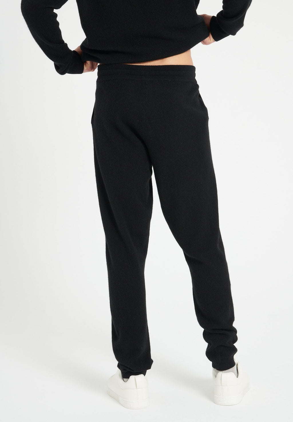 LUKE 7 Black cashmere sweatpants