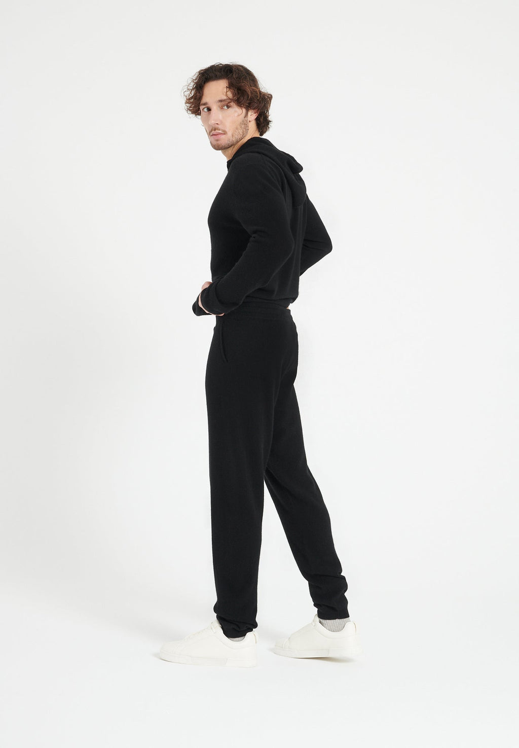 LUKE 7 Black cashmere sweatpants