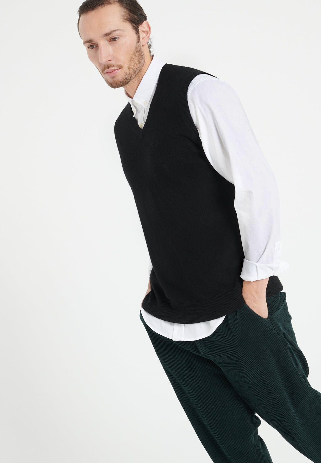 LUKE 9 Sleeveless cashmere cardigan in black