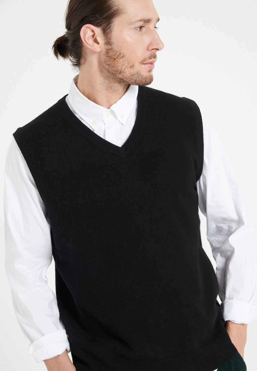 LUKE 9 Sleeveless cashmere cardigan in black