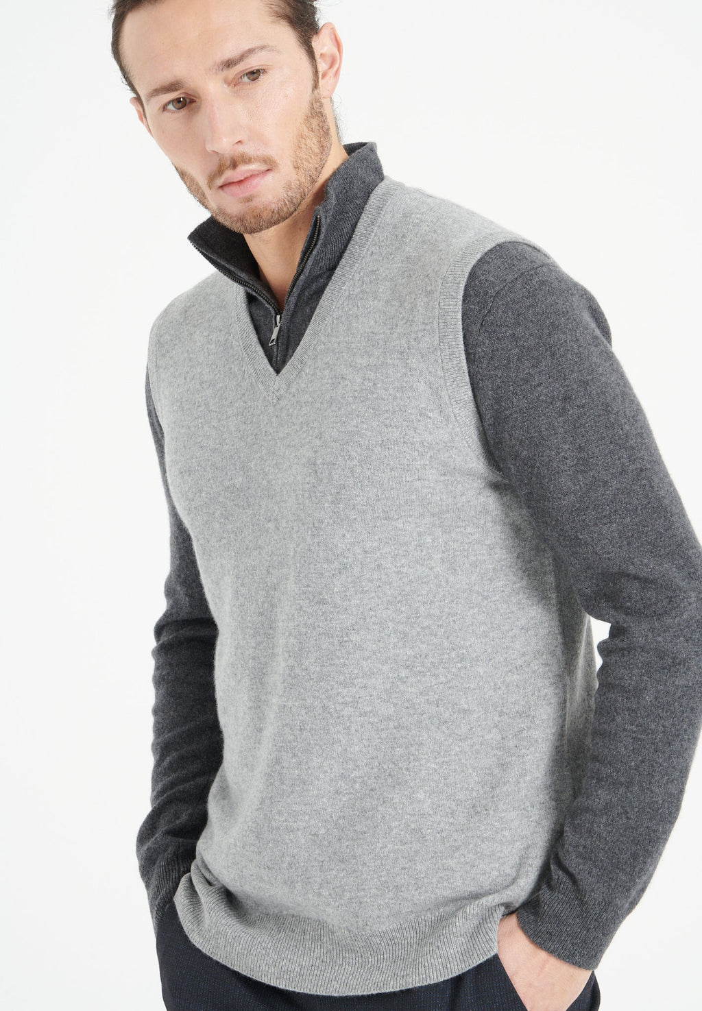 LUKE 9 Sleeveless cashmere cardigan in light grey