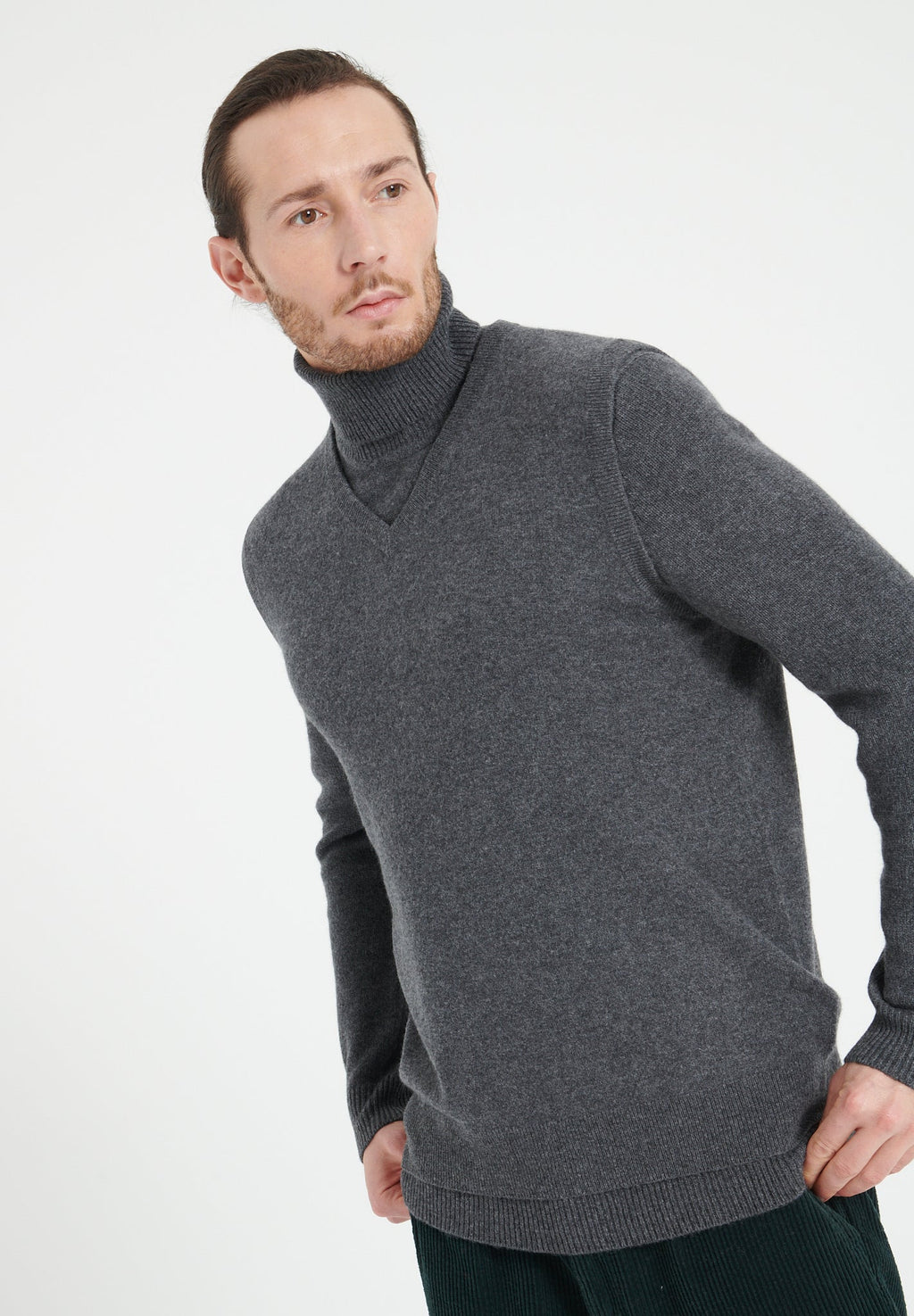 LUKE 9 Sleeveless cashmere cardigan in charcoal grey