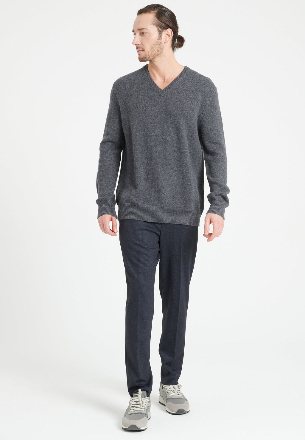 LUKE 13 4-thread cashmere V-neck sweater charcoal grey