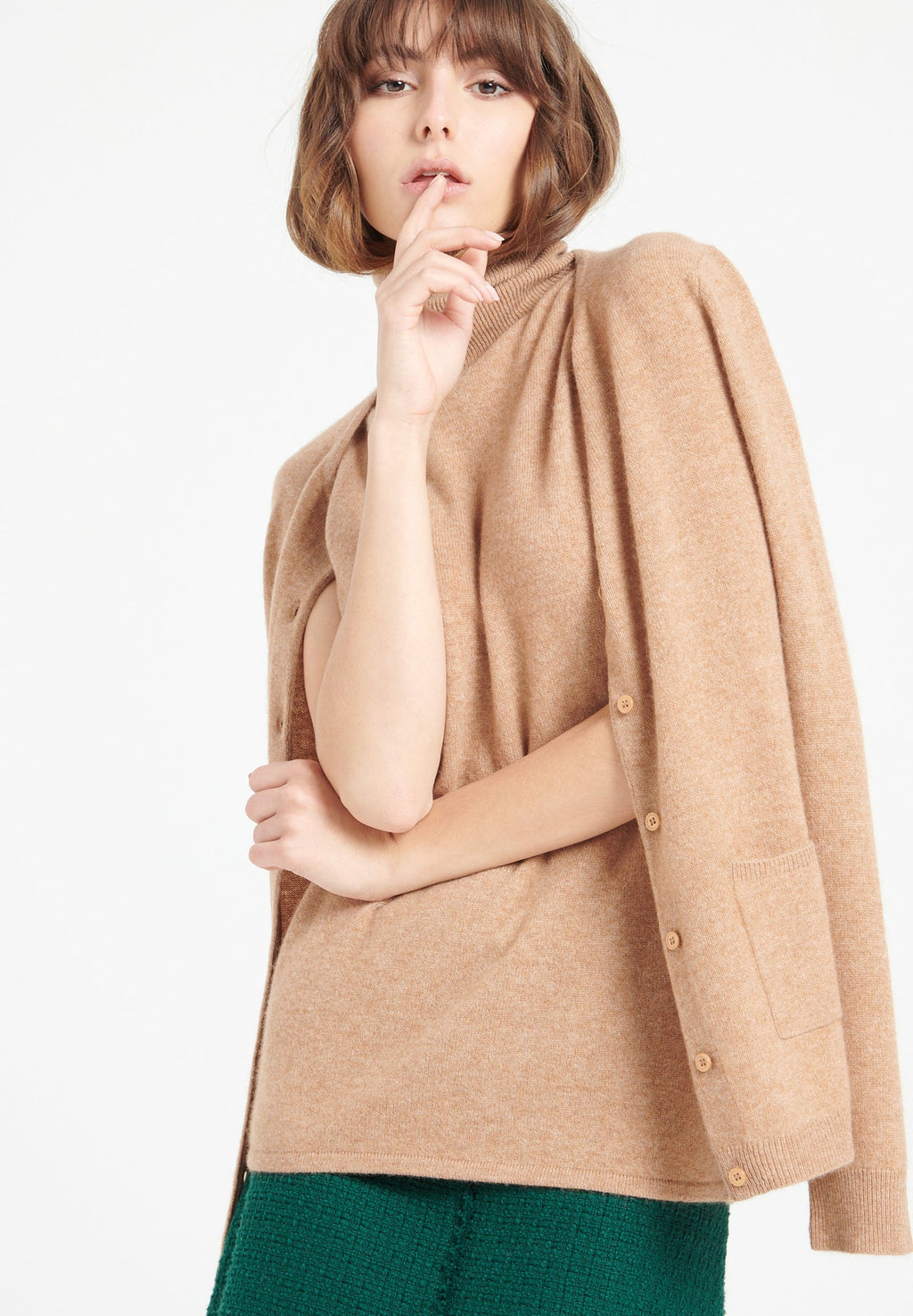 LILLY 4 Round-neck cashmere cardigan in camel