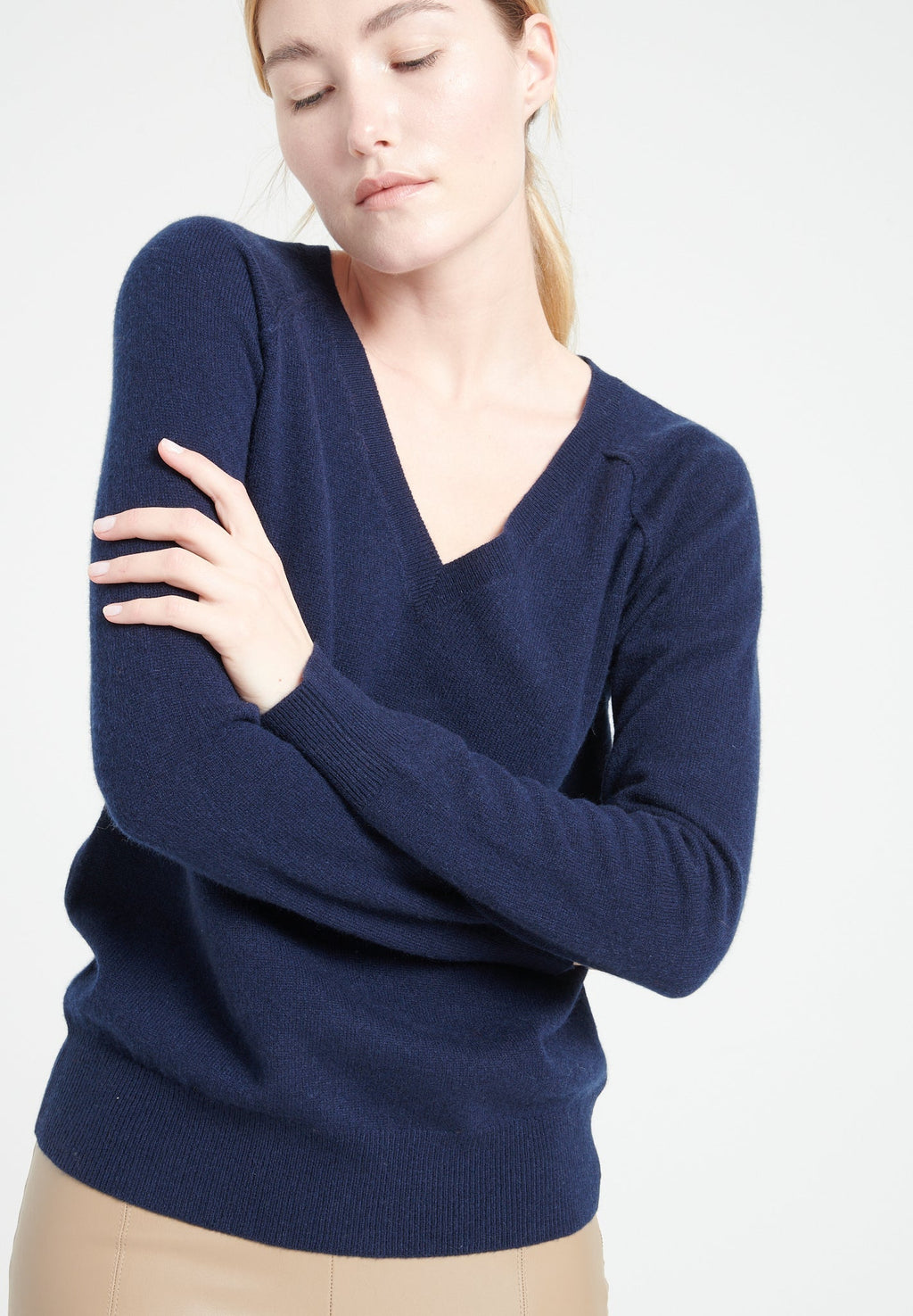 LILLY 6 Cashmere V-neck sweater navy blue