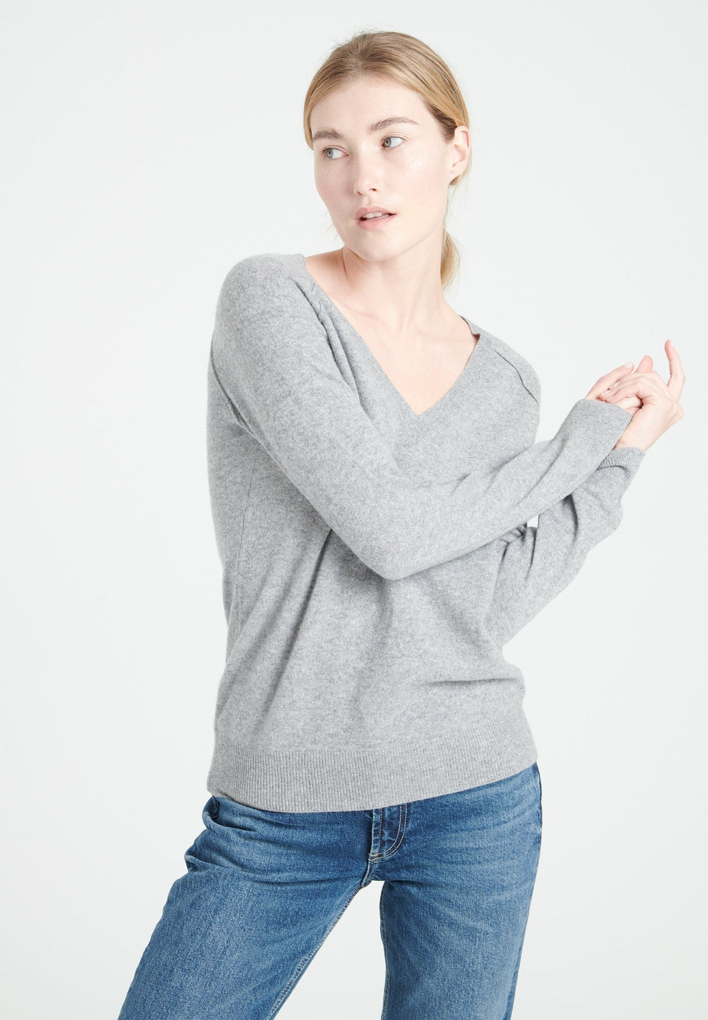 LILLY 6 Light grey cashmere V-neck sweater