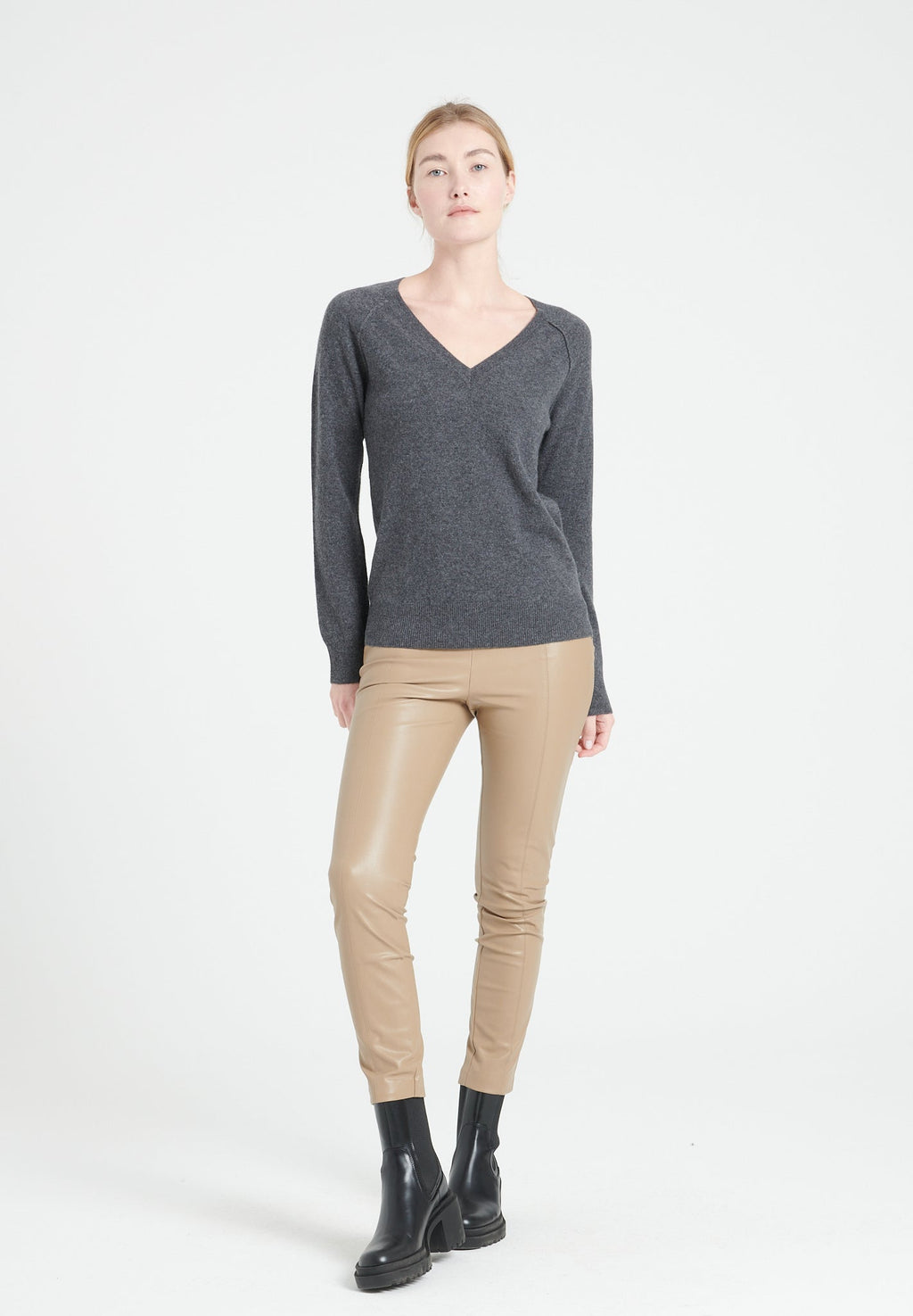 LILLY 6 Cashmere V-neck sweater, charcoal grey