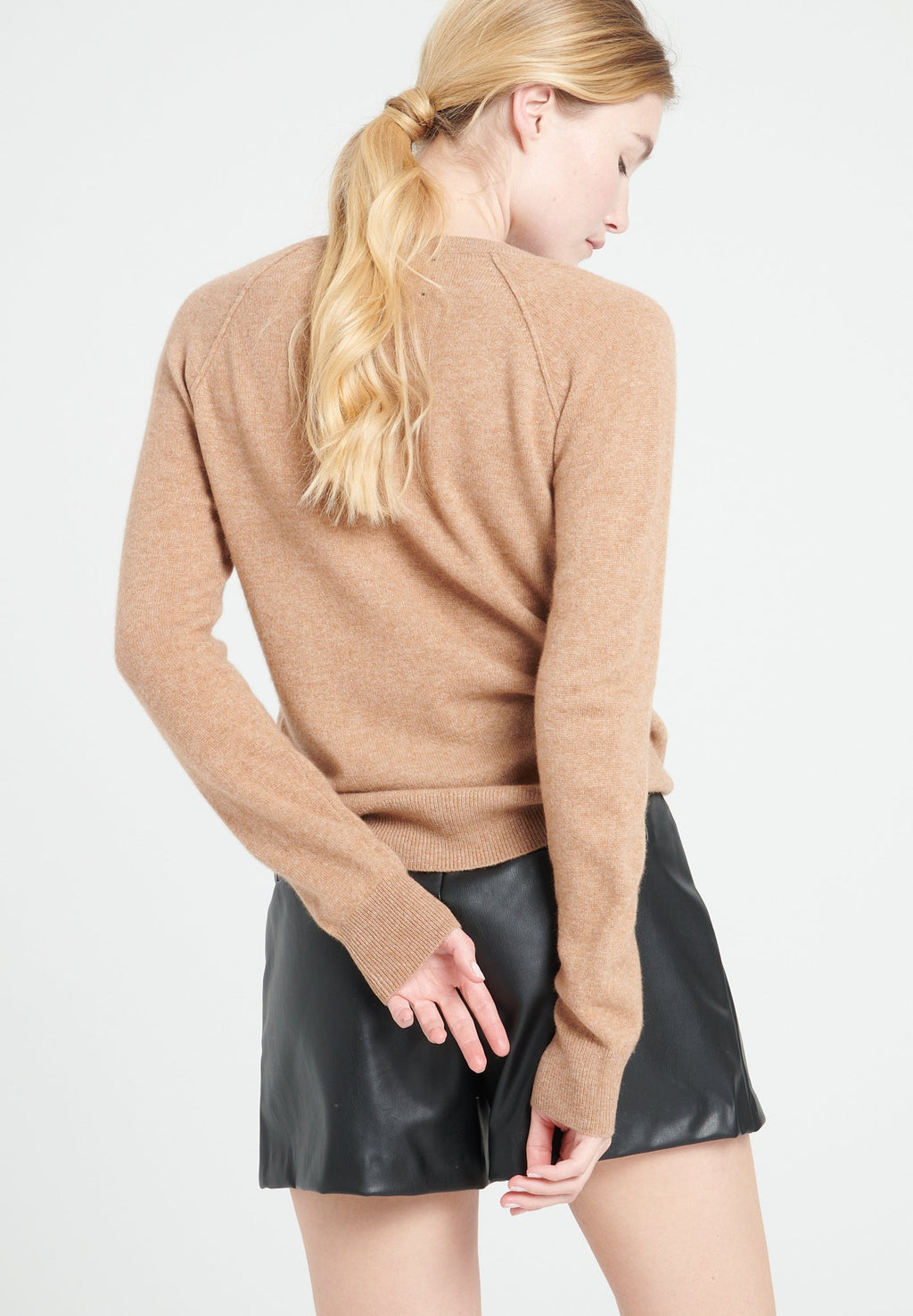 LILLY 6 Cashmere V-neck sweater camel