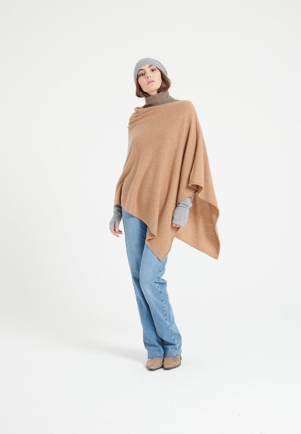 LILLY 9 Poncho V Neck in camel cashmere