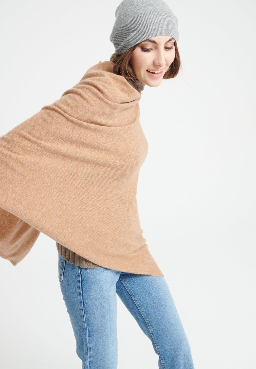 LILLY 9 Poncho V Neck in camel cashmere