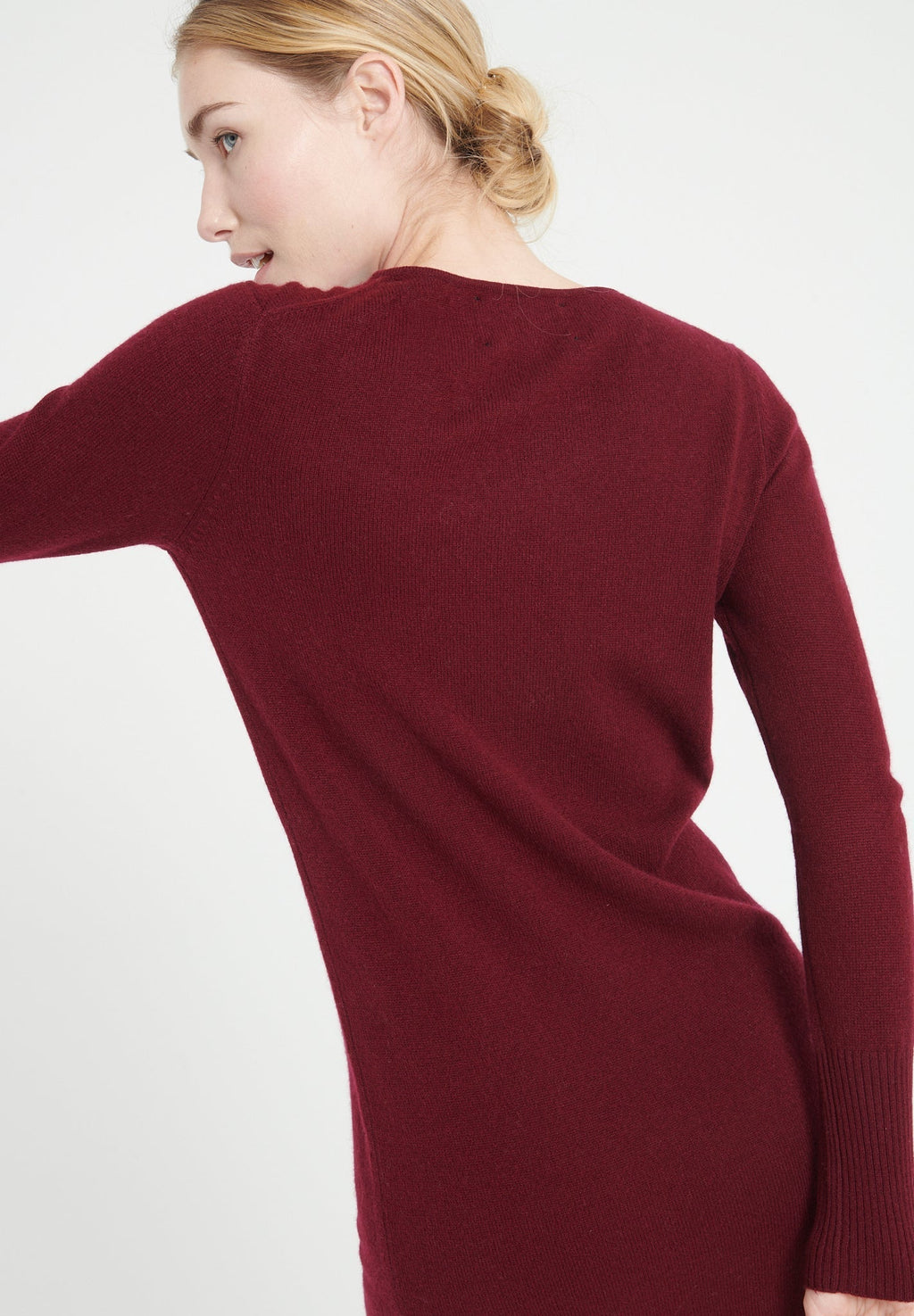 LILLY 12 Round-neck cashmere dress in burgundy red