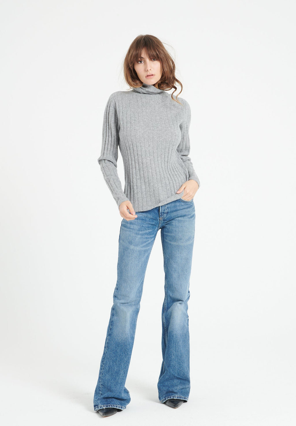 LILLY 15 Cashmere turtleneck sweater in traditional light grey ribbing