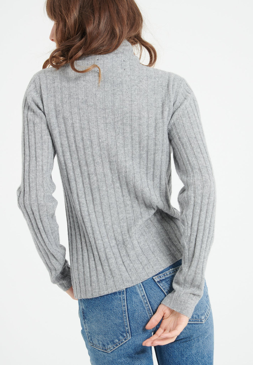 LILLY 15 Cashmere turtleneck sweater in traditional light grey ribbing