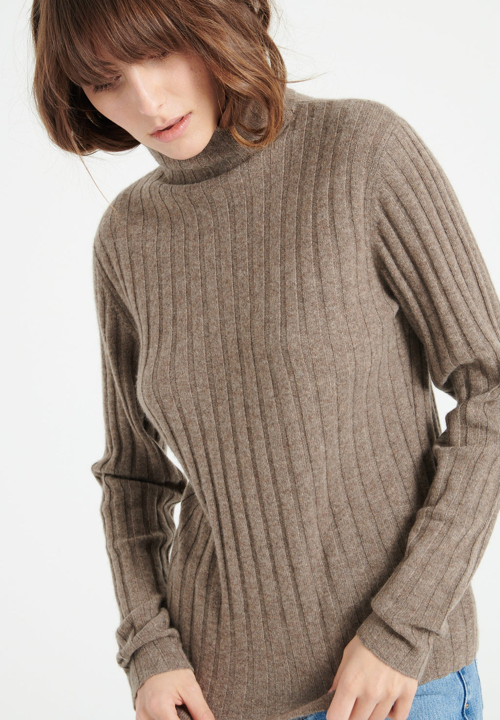 LILLY 15 Cashmere turtleneck sweater in traditional taupe ribbing