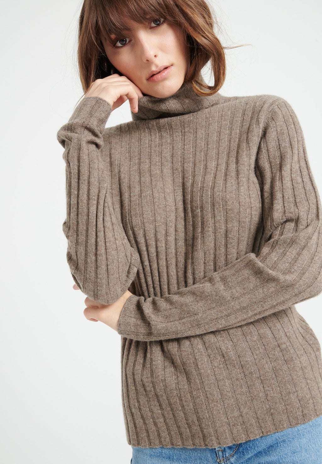 LILLY 15 Cashmere turtleneck sweater in traditional taupe ribbing