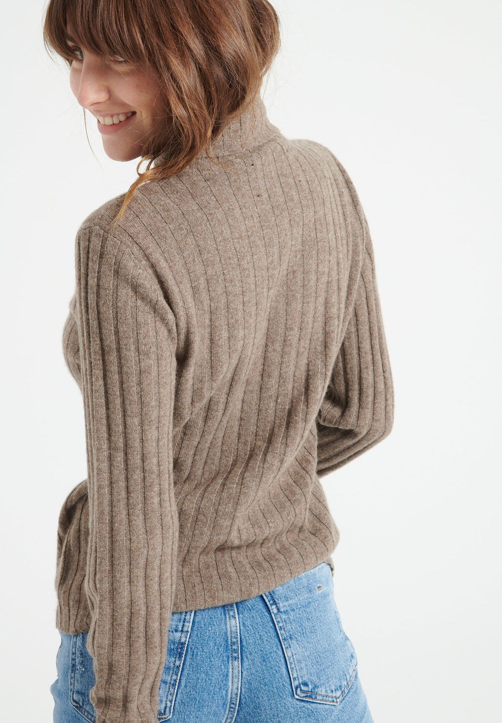 LILLY 15 Cashmere turtleneck sweater in traditional taupe ribbing