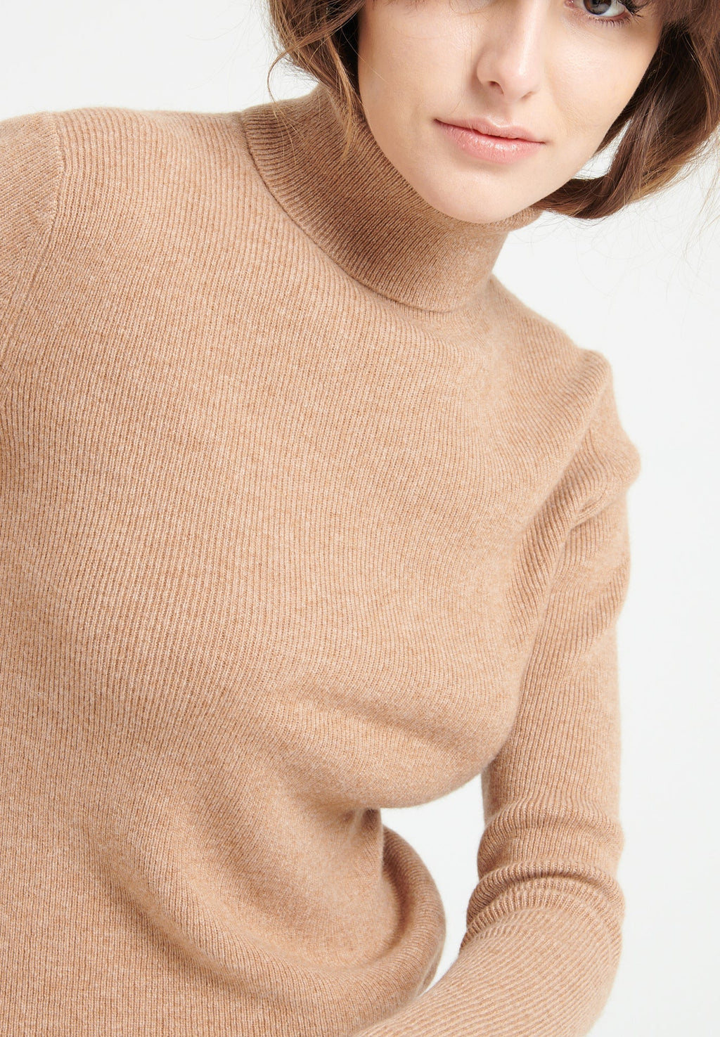 LILLY 17 Traditional camel ribbed cashmere turtleneck sweater