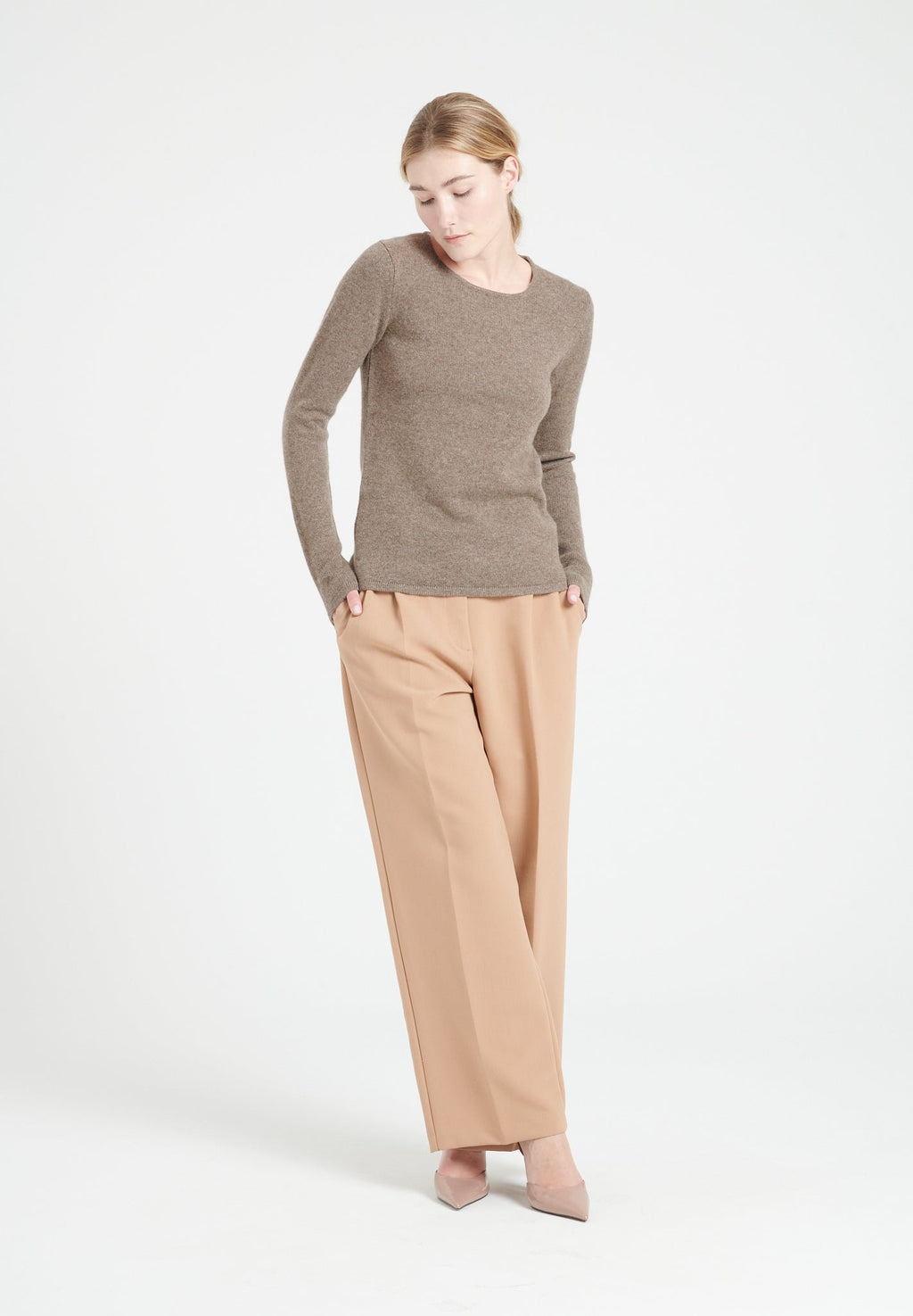 LILLY 18 4-thread cashmere boat-neck sweater in taupe