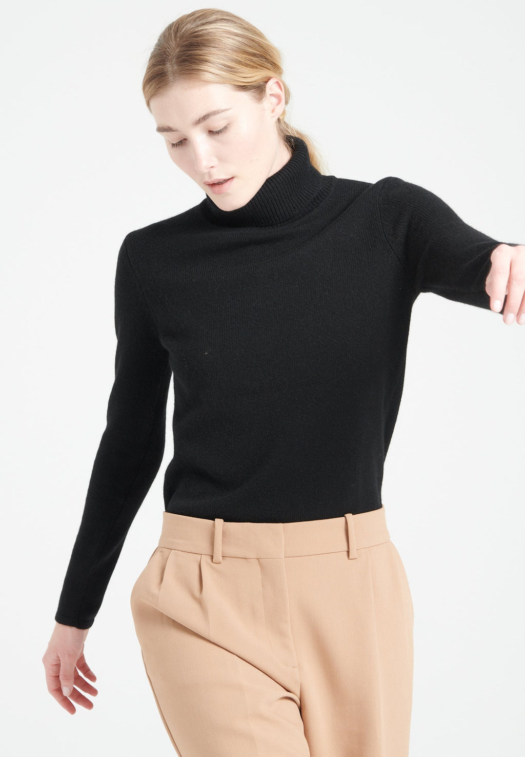 LILLY 19 4-thread cashmere turtleneck sweater black