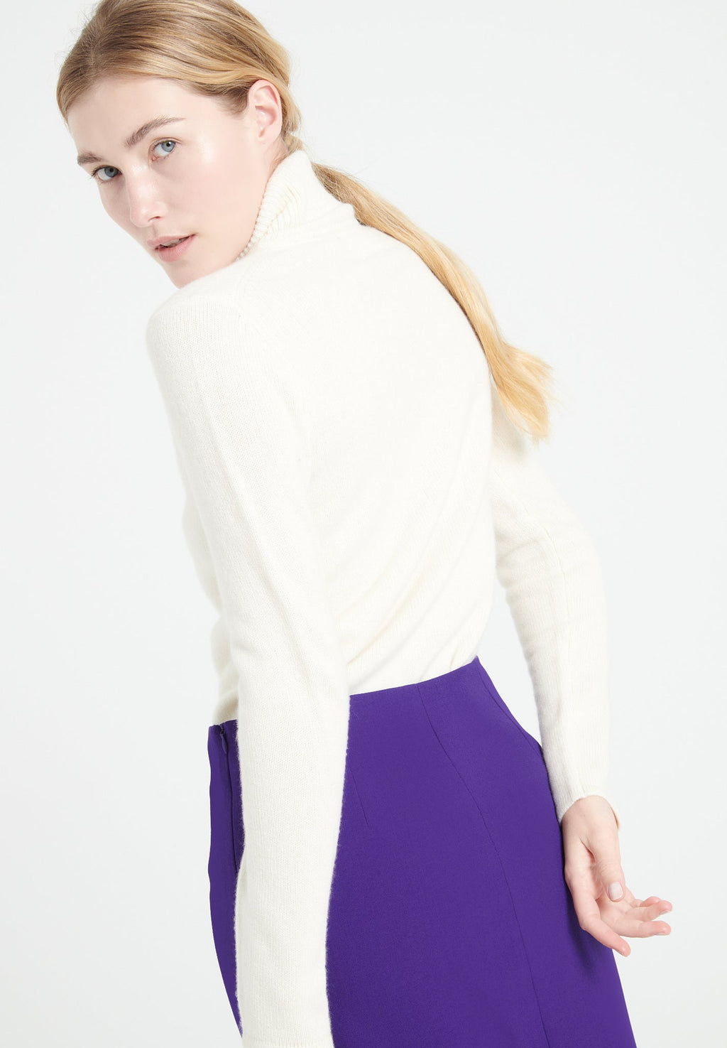 LILLY 19 4-thread cashmere turtleneck sweater ecru white