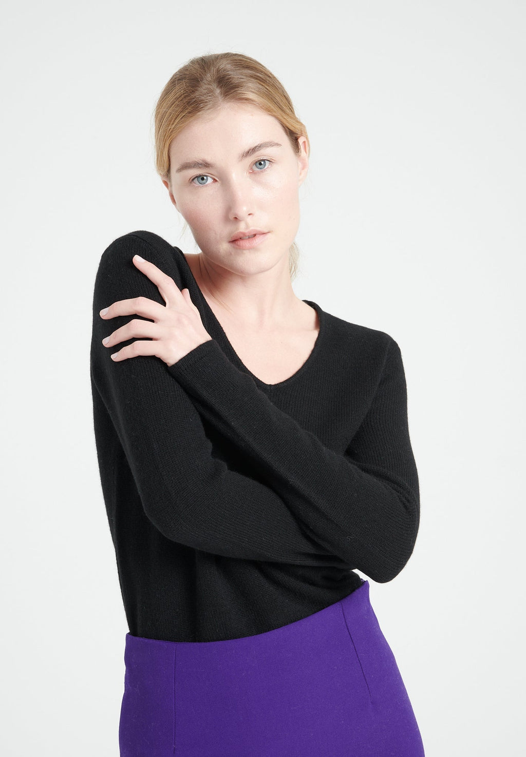 LILLY 20 4-thread cashmere V-neck sweater black