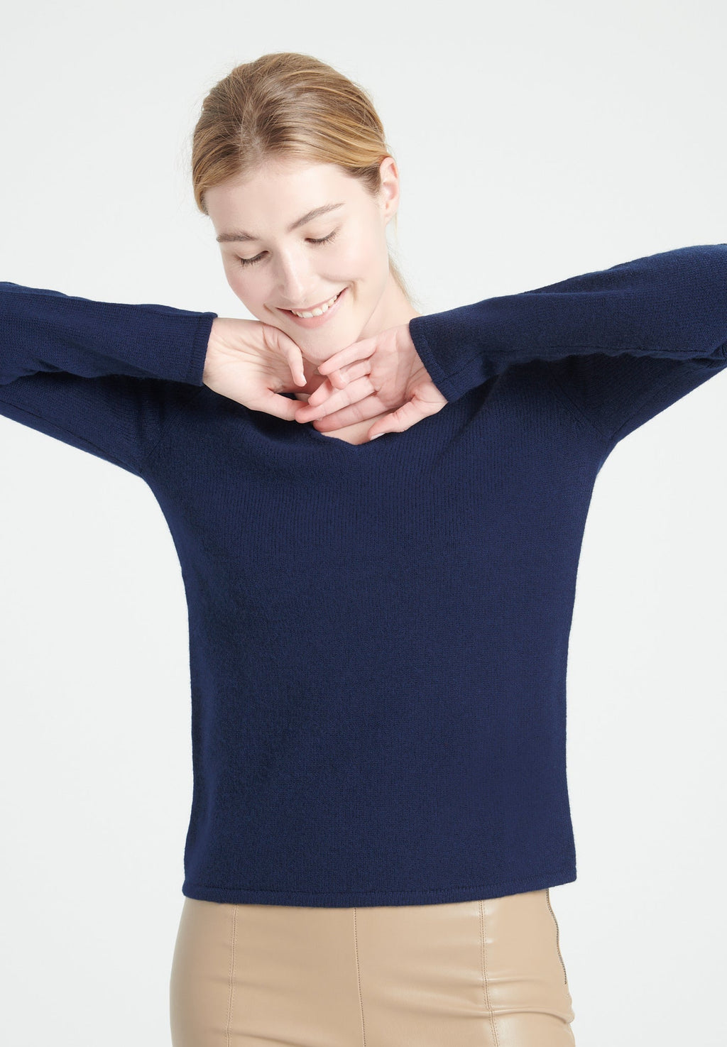 LILLY 20 4-thread cashmere V-neck sweater navy blue