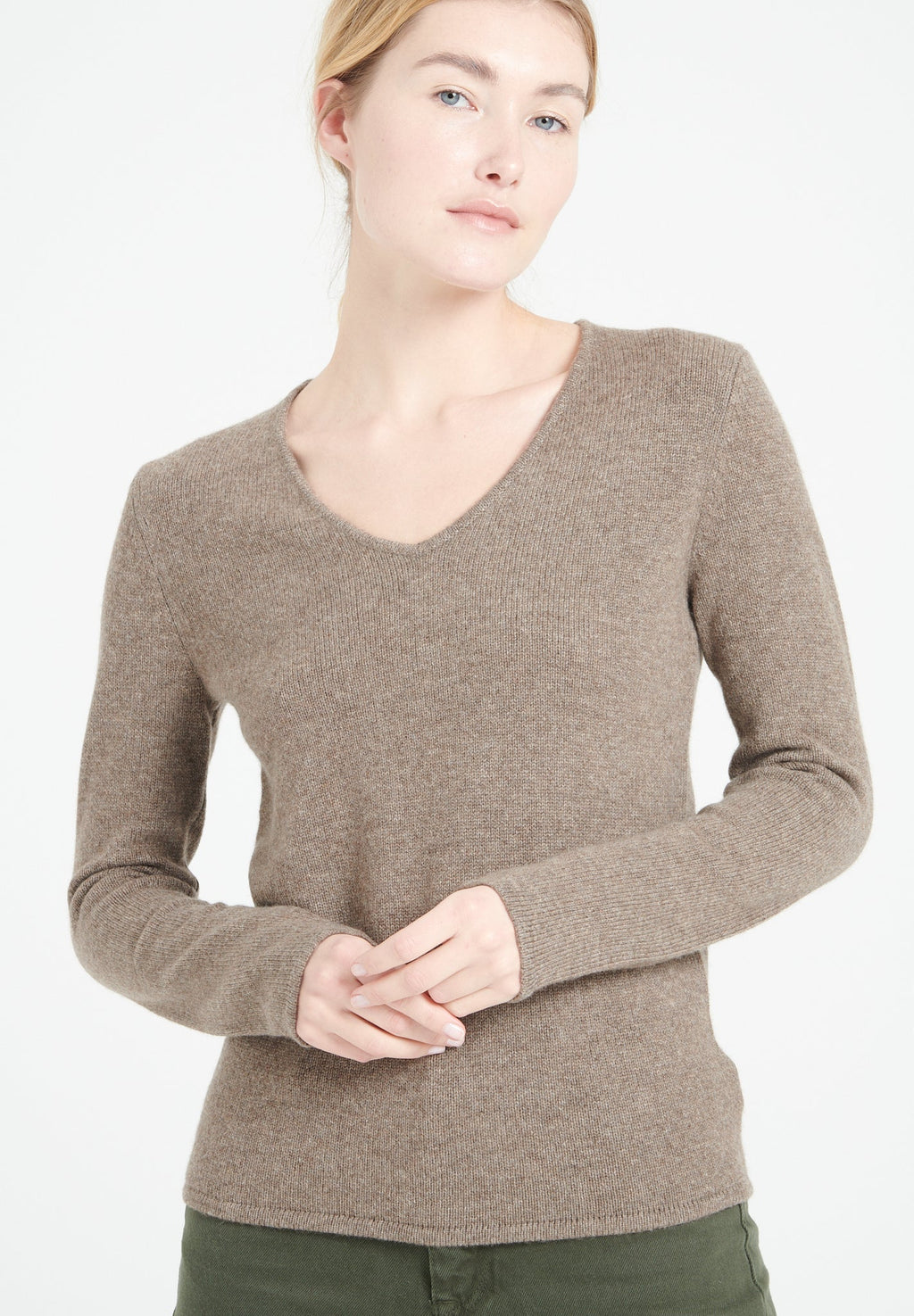 LILLY 20 4-thread cashmere V-neck sweater in taupe