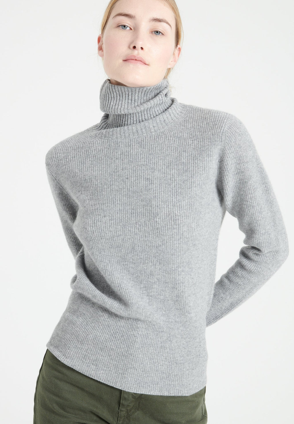 LILLY 21 Cashmere rib knit turtleneck sweater light grey