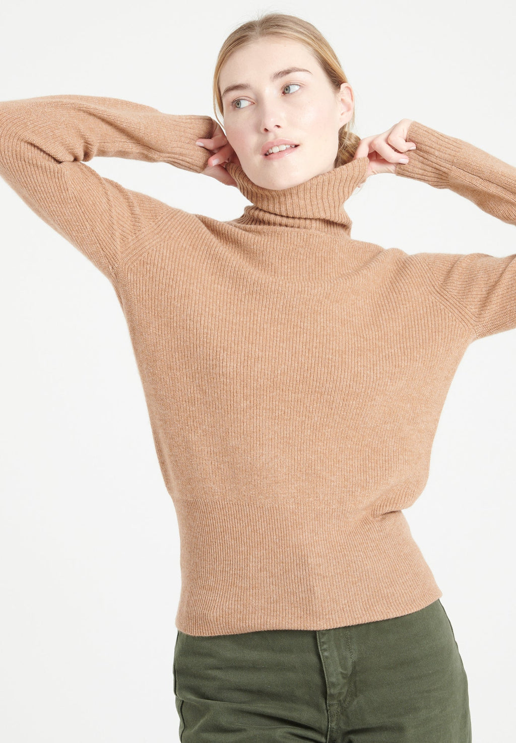 LILLY 21 Cashmere rib knit turtleneck sweater camel