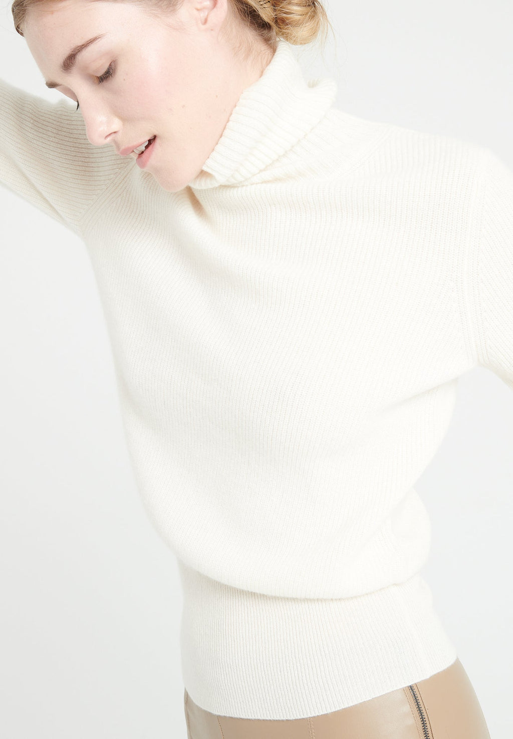 LILLY 21 Cashmere rib knit turtleneck sweater ecru white