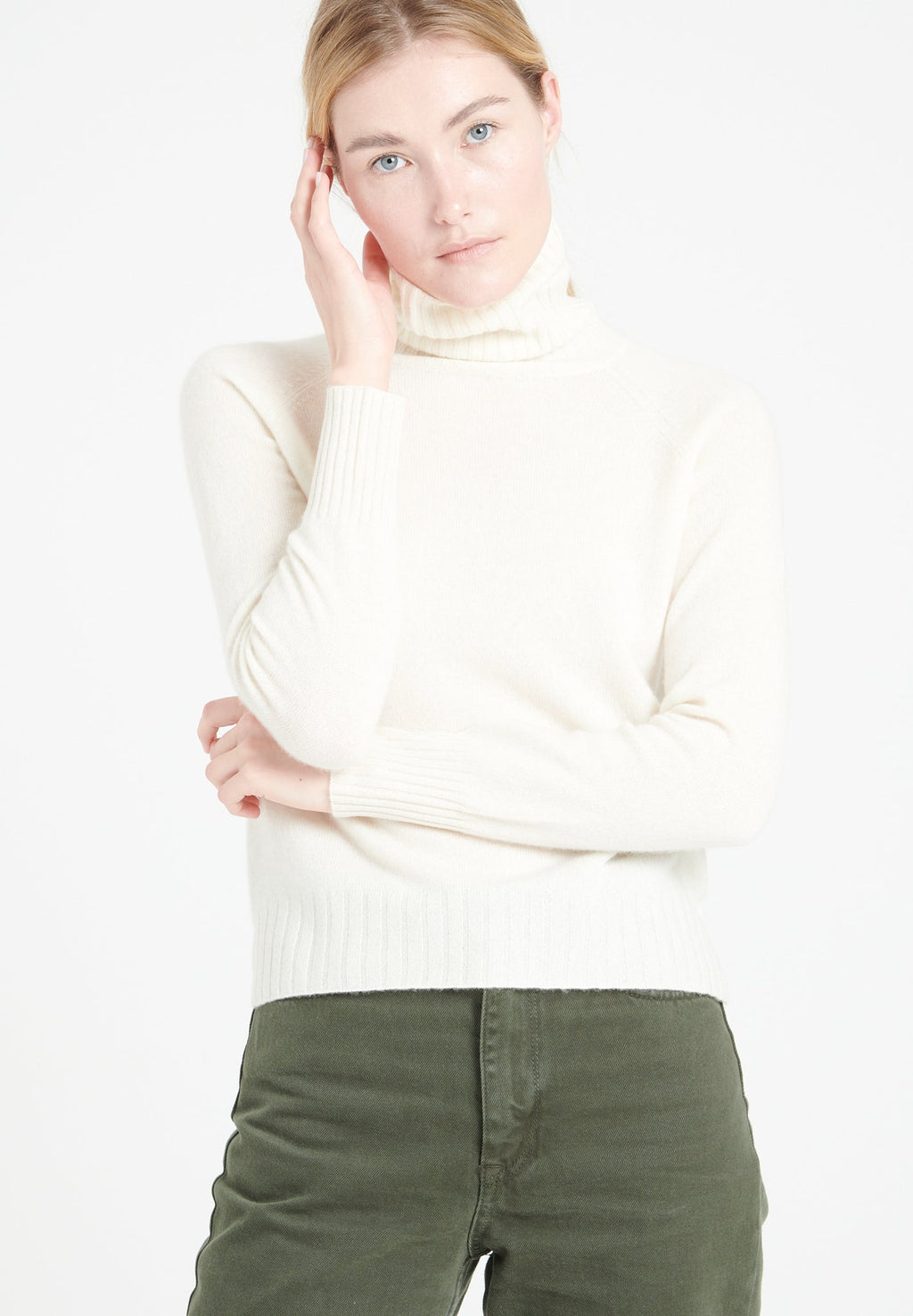 LILLY 22 Cashmere turtleneck sweater with raglan sleeves off-white