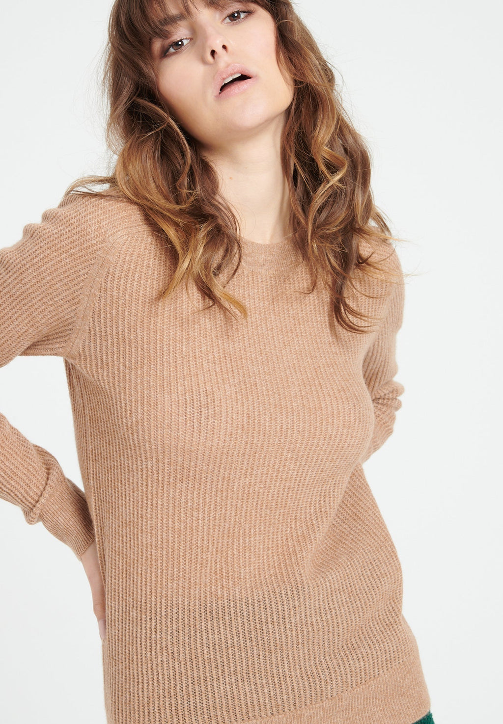 LILLY 23 Round-neck cashmere pointelle sweater in camel