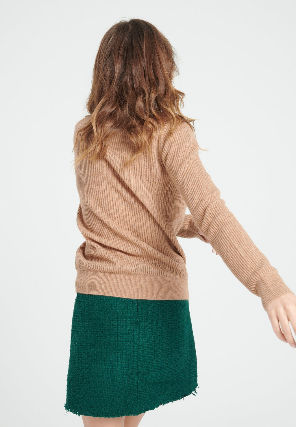 LILLY 23 Round-neck cashmere pointelle sweater in camel