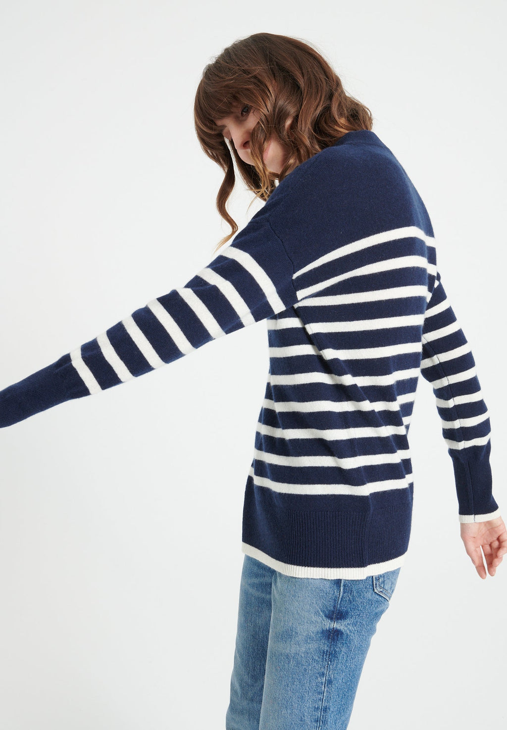 LILLY 24 Round-neck cashmere sweater with two-tone stripes