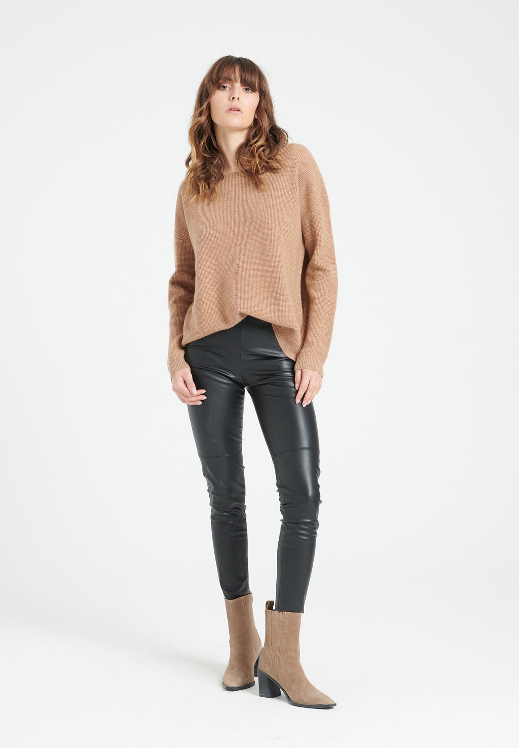 LILLY 25 Round-neck cashmere sweater camel