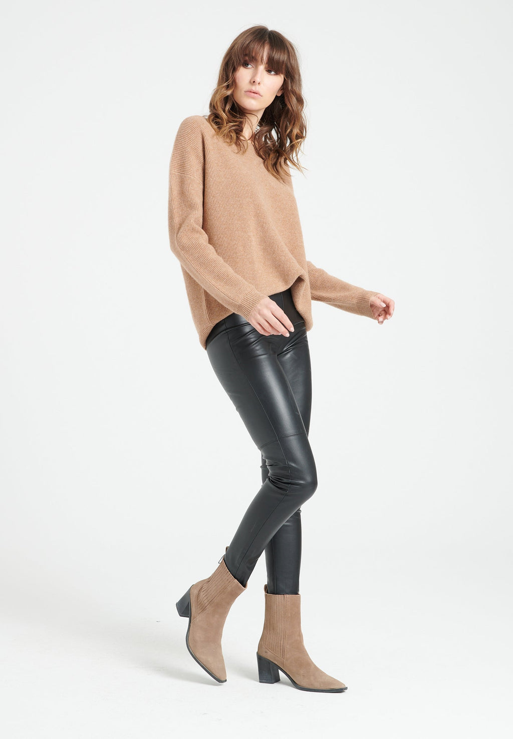 LILLY 25 Round-neck cashmere sweater camel