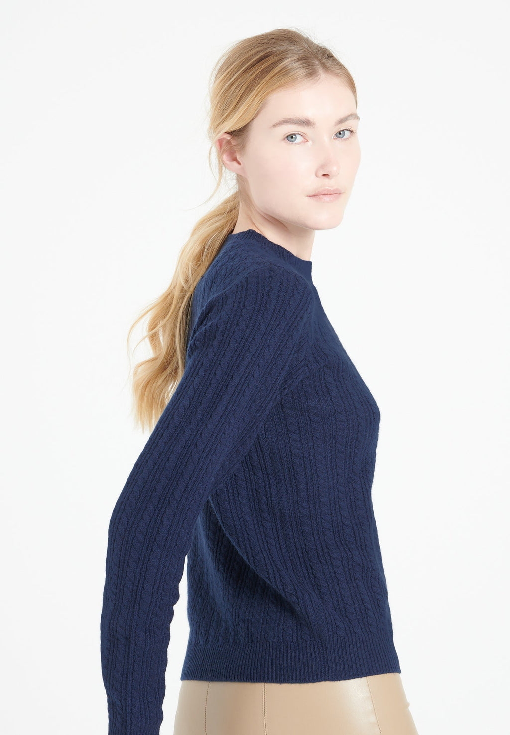 LILLY 29 4-thread cashmere cable-knit round-neck sweater navy blue